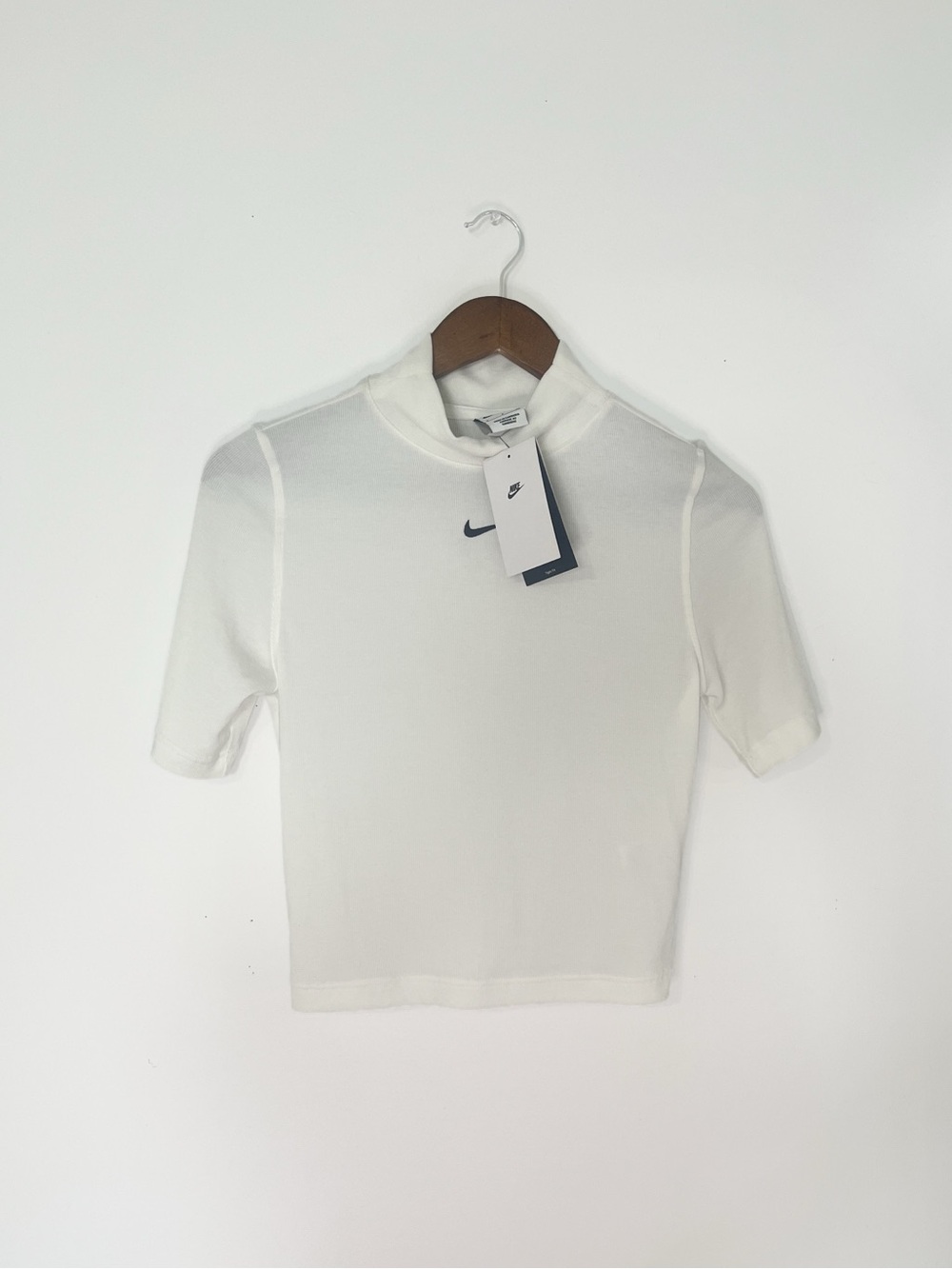 NWT Nike Woman’s Mock Neck White Shirt.S